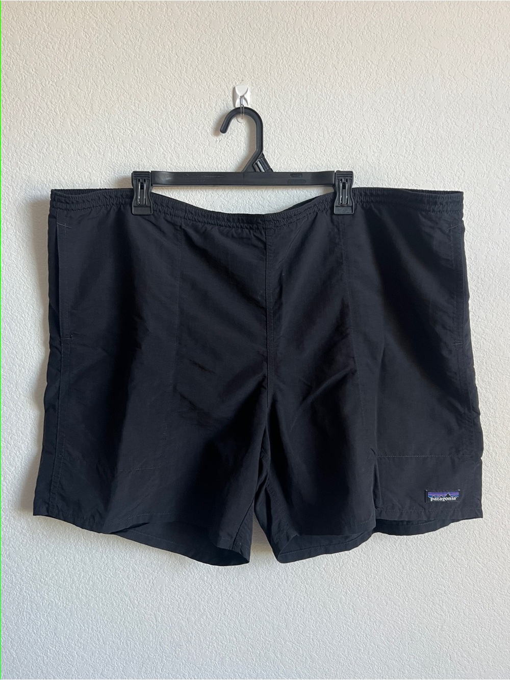 Patagonia Black Baggies Longs 7" Shorts Size XL Flaw: Worn waistband elastic